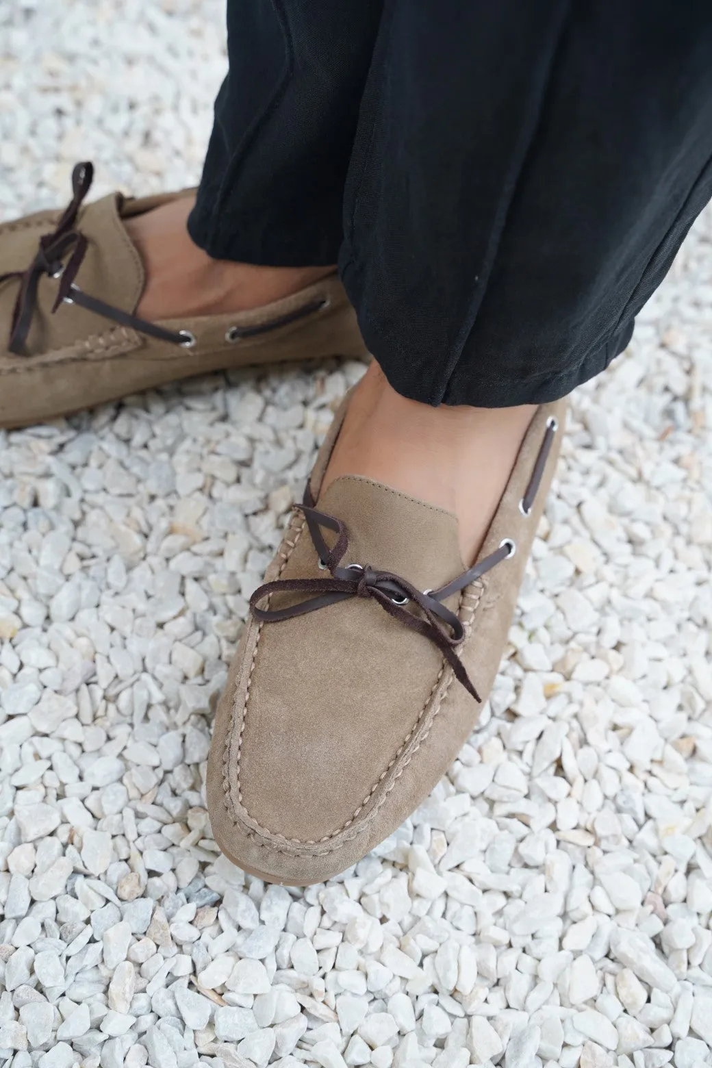 CLASSIC LEATHER MOCCASINS