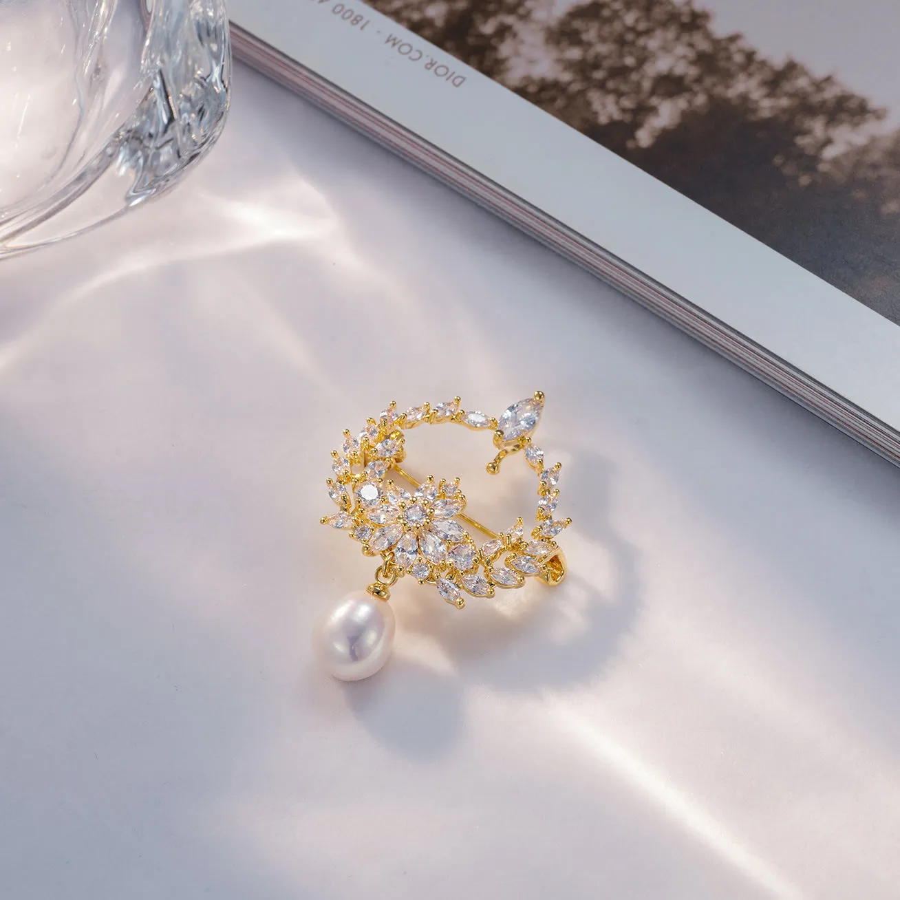 Elegant Freshwater Pearl Brooch WC00037 | GARDENS