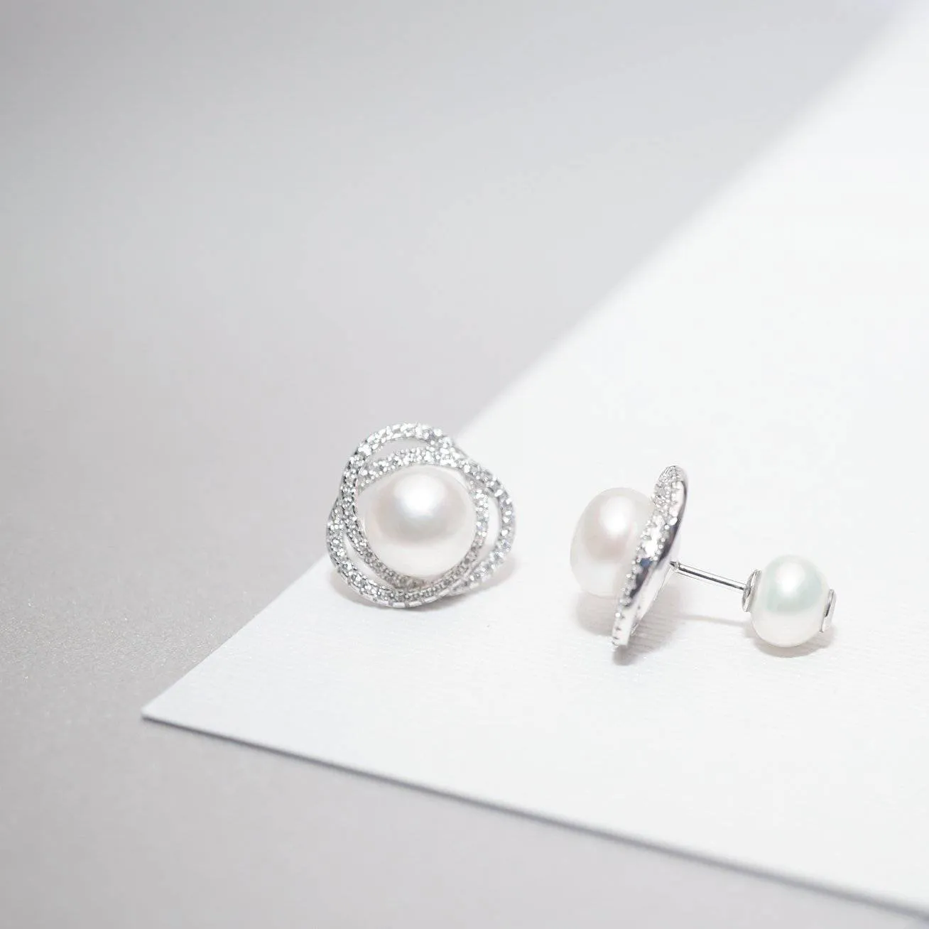 Elegant Freshwater Pearl Earrings WE00183