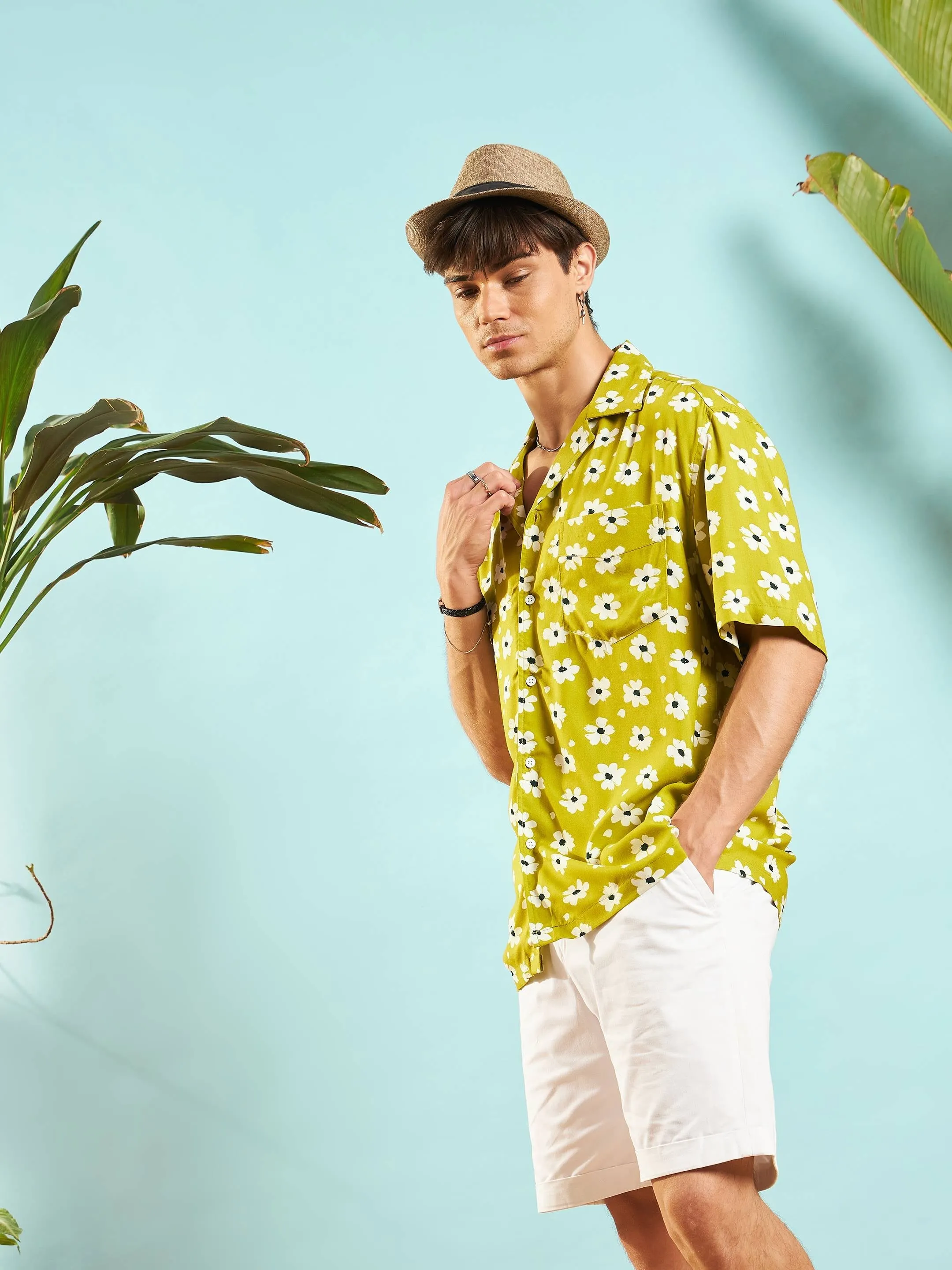 Men Green & White Floral Relax Fit Shirt